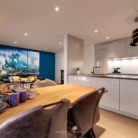 The Wave Apartment *